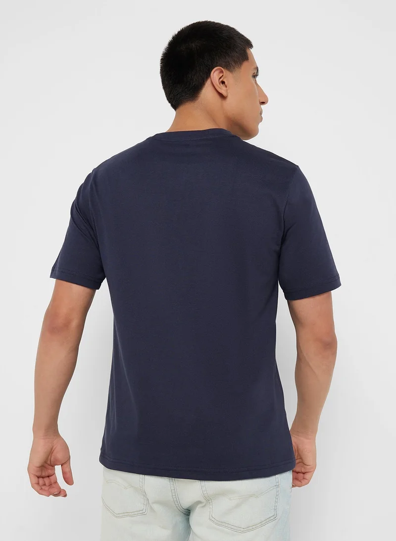 سفنتي فايف تيشيرت بطباعة جرافيك واسع